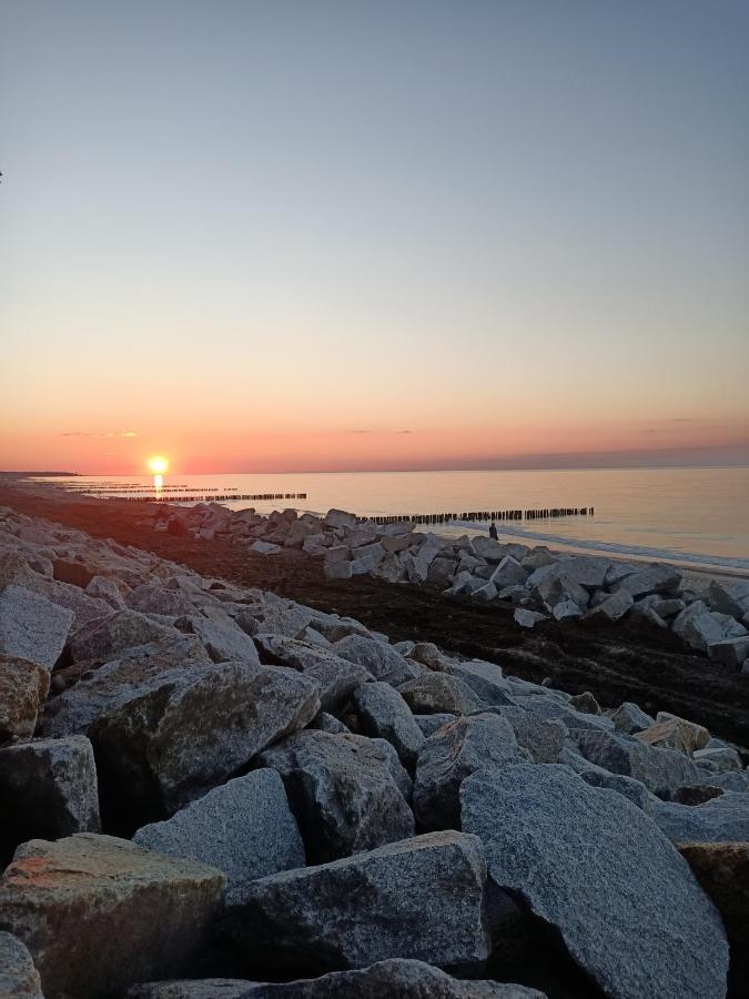 Spokojny Brzeg Kolobrzeg Bagian luar foto